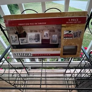 Studio collection frame gift set